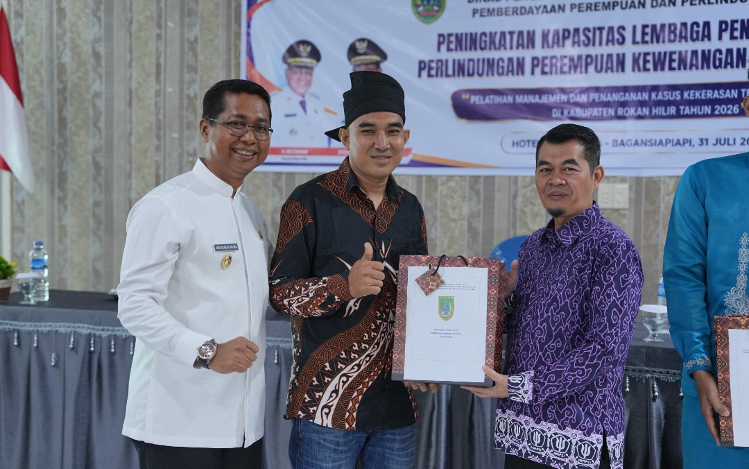 Rahmat Pantun Raih Penghargaan 10 Besar Gender Champion