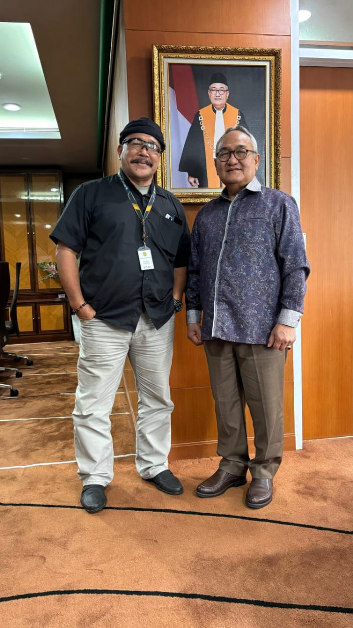 Prof. Dr. Sutan Nasomal Penindakan PETI Harus Menyasar Aktor Utama, Bukan Hanya Operator